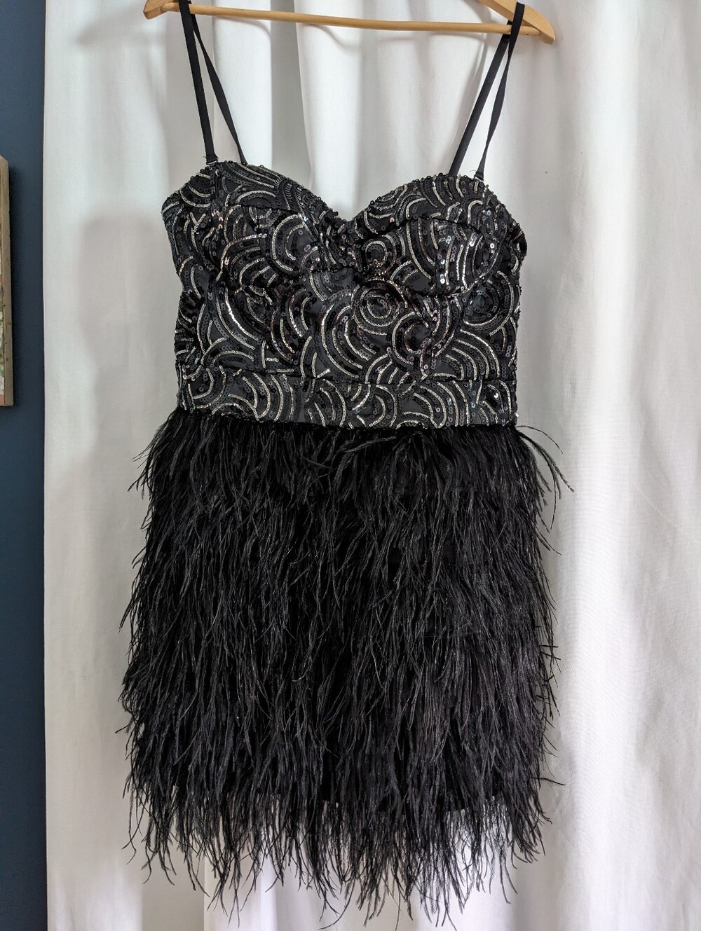 bebe Isis Dress black gold sequin feather Dress Size Large *Tear / Flaw! Read